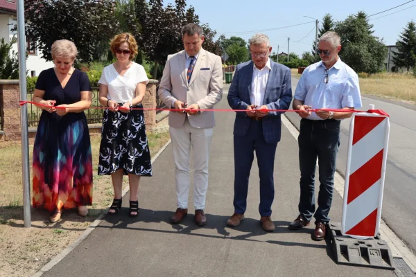 Nowa ścieżka rowerowa w gminie Krzymów oficjalnie otwarta