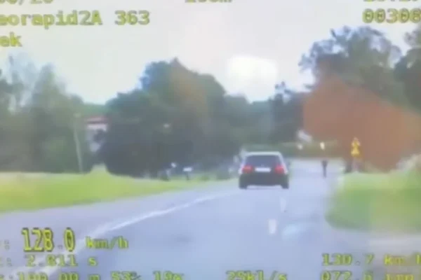 128 km/h w terenie zabudowanym? 29-latka z powiatu tureckiego ukarana