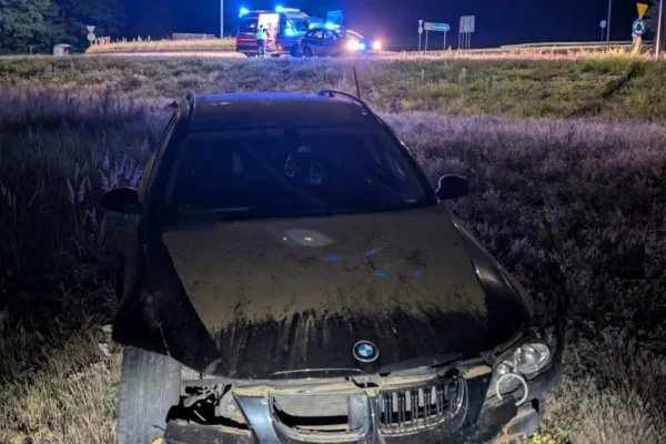 Nocny pościg w Kościelcu: 33-latek z zakazem prowadzenia BMW uciekał przed policją