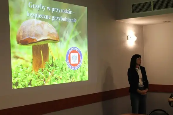 Seniorzy z Kleczewa uczyli się bezpiecznego grzybobrania
