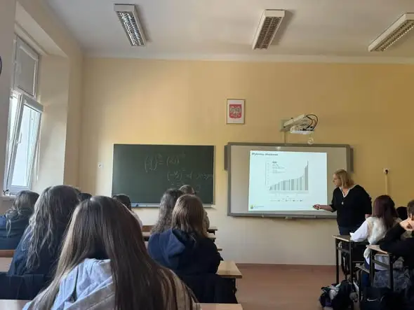 Statystyka na lekcji matematyki – uczniowie z Kleczewa odkrywali, jak liczby opowiadają historie